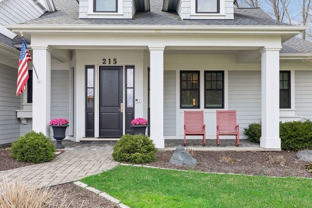 215 Ferndale Road S, Wayzata, MN 55391