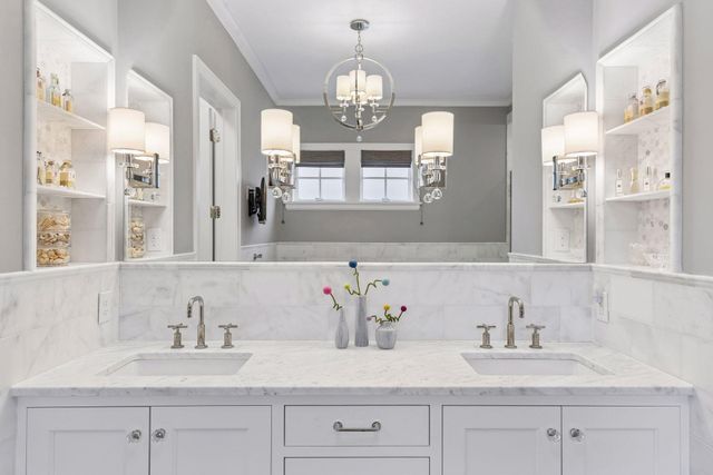 215 Ferndale Road S, Wayzata, MN 55391