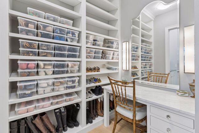 215 Ferndale Road S, Wayzata, MN 55391