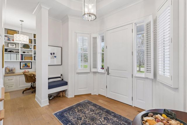 215 Ferndale Road S, Wayzata, MN 55391