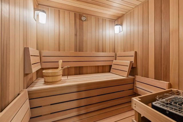 215 Ferndale Road S, Wayzata, MN 55391