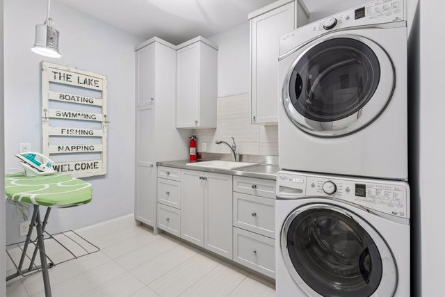 215 Ferndale Road S, Wayzata, MN 55391