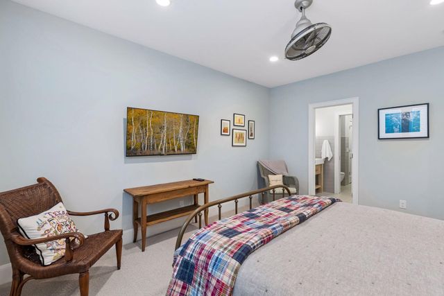 215 Ferndale Road S, Wayzata, MN 55391