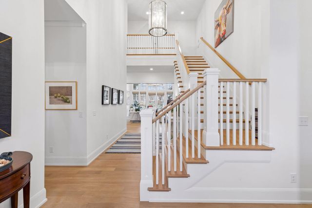 215 Ferndale Road S, Wayzata, MN 55391