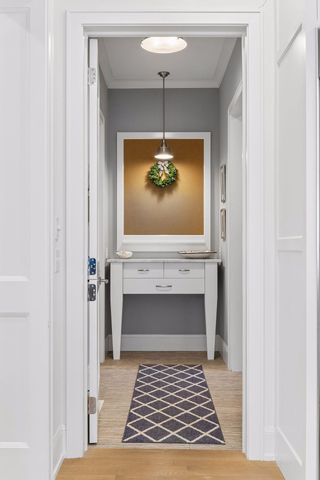 215 Ferndale Road S, Wayzata, MN 55391