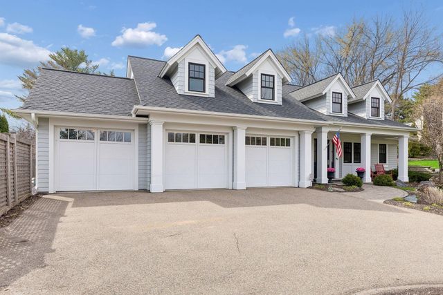 215 Ferndale Road S, Wayzata, MN 55391