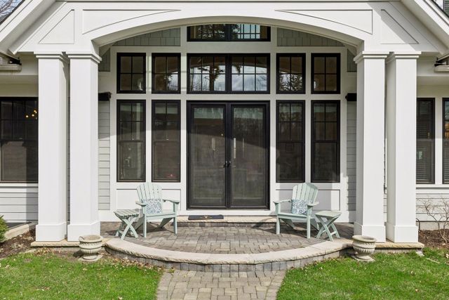 215 Ferndale Road S, Wayzata, MN 55391