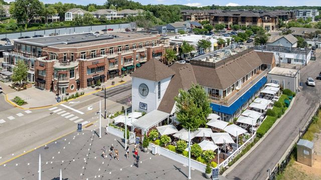 215 Ferndale Road S, Wayzata, MN 55391