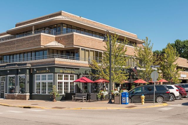 215 Ferndale Road S, Wayzata, MN 55391