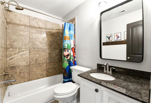 8226 Mandalay Bay Drive, Baytown, TX 77523