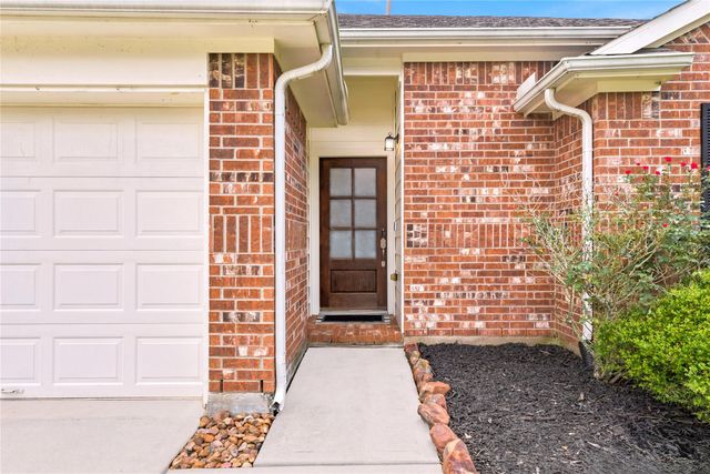 8226 Mandalay Bay Drive, Baytown, TX 77523