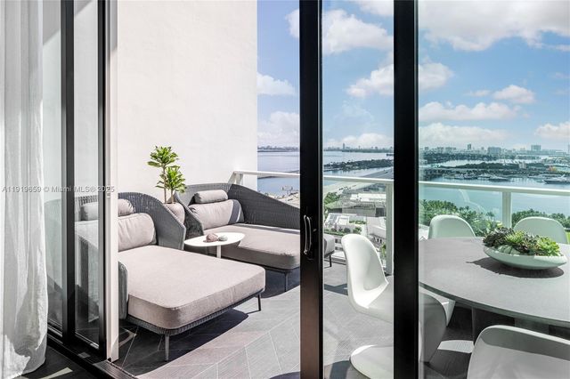 1040 Biscayne Blvd 2202, Miami, FL 33132