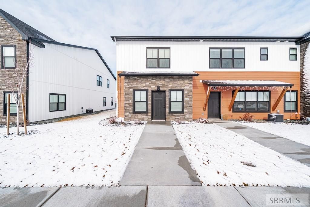 Image 2 of property listing at 5133 N Beach Drive, Idaho Falls, ID 83401
