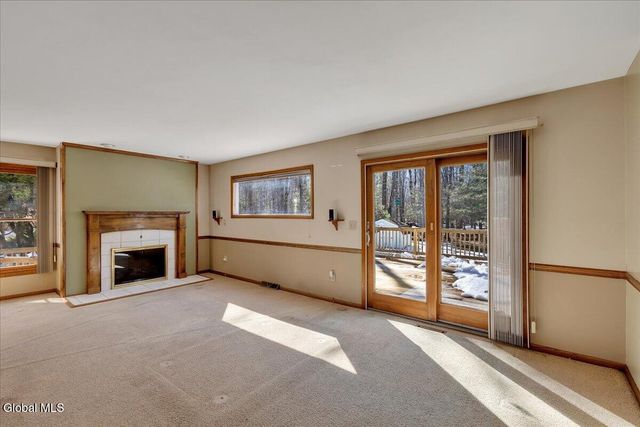 15 Durham Way, Clifton Park, NY 12065