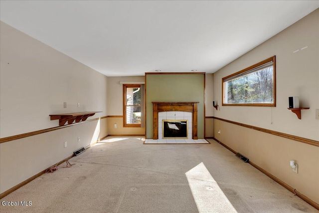 15 Durham Way, Clifton Park, NY 12065