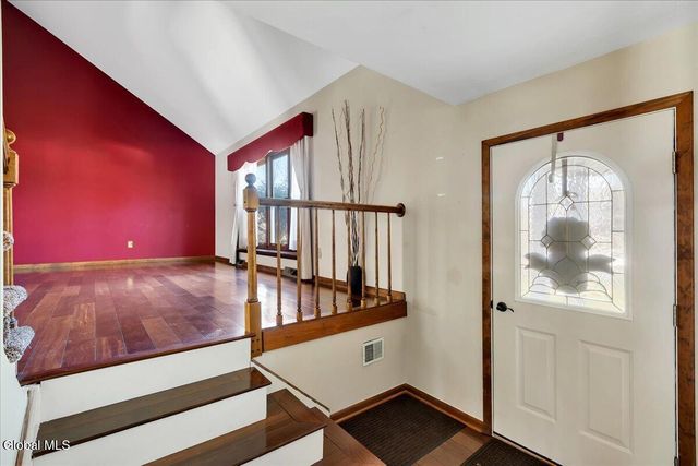 15 Durham Way, Clifton Park, NY 12065