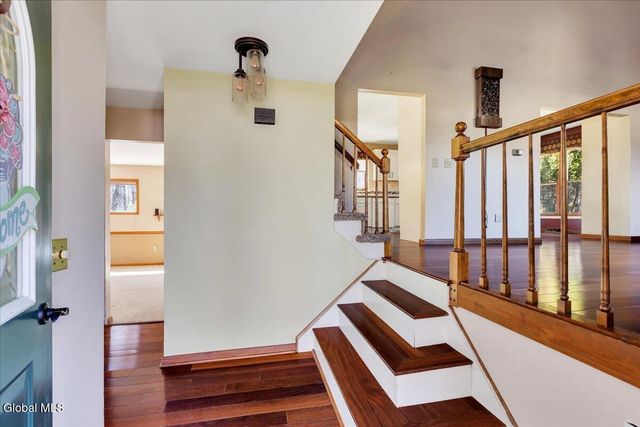 15 Durham Way, Clifton Park, NY 12065