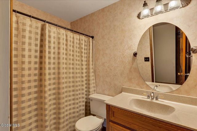 15 Durham Way, Clifton Park, NY 12065