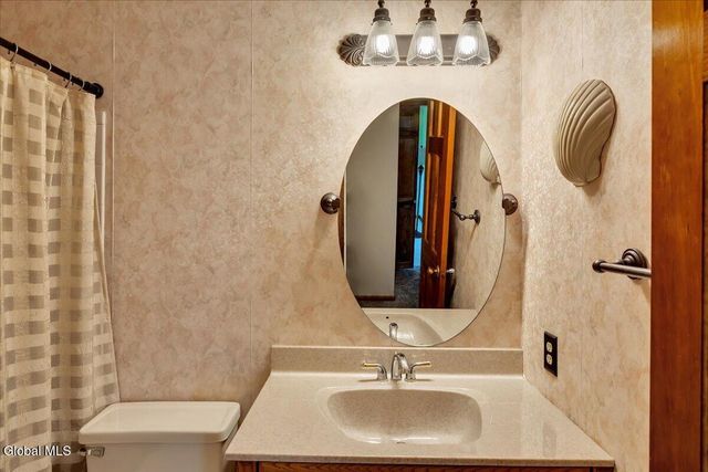 15 Durham Way, Clifton Park, NY 12065