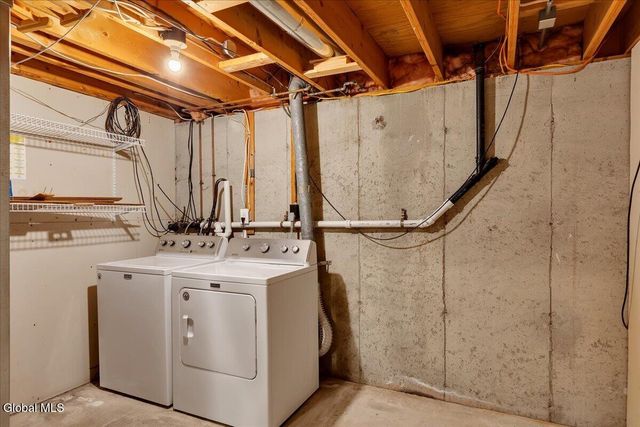 15 Durham Way, Clifton Park, NY 12065