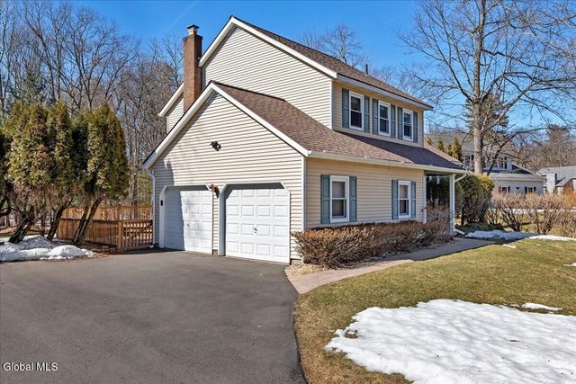 15 Durham Way, Clifton Park, NY 12065