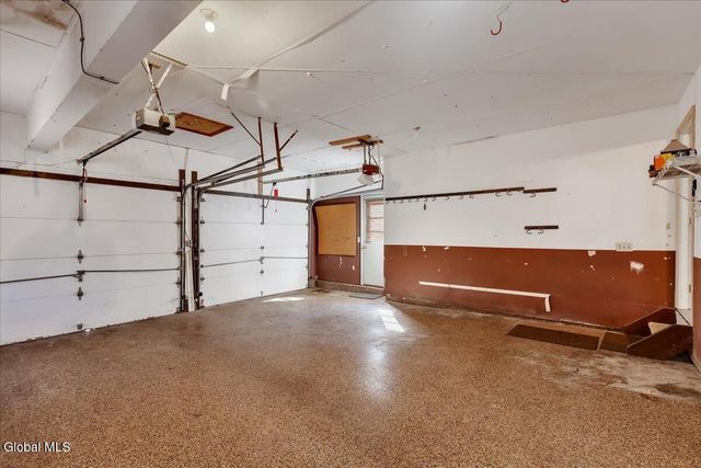 15 Durham Way, Clifton Park, NY 12065