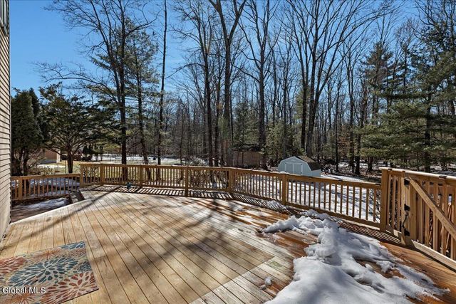 15 Durham Way, Clifton Park, NY 12065