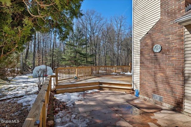 15 Durham Way, Clifton Park, NY 12065