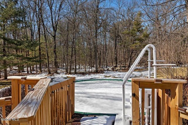 15 Durham Way, Clifton Park, NY 12065