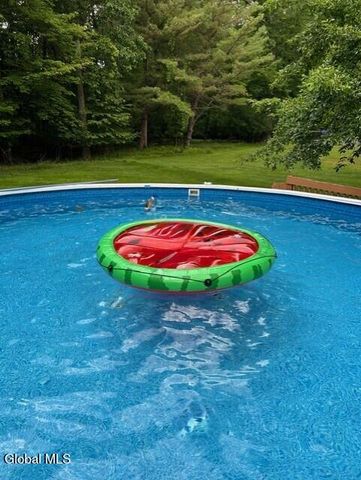 15 Durham Way, Clifton Park, NY 12065