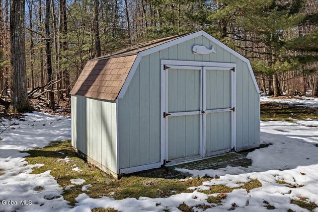 15 Durham Way, Clifton Park, NY 12065