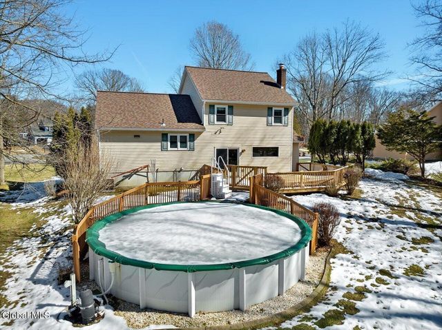 15 Durham Way, Clifton Park, NY 12065