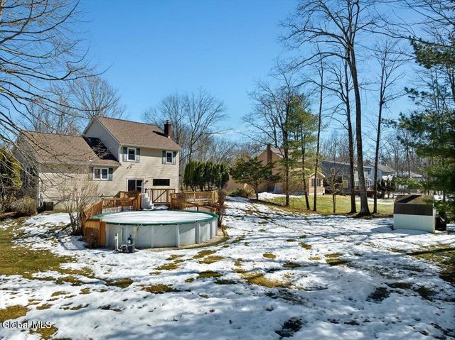 15 Durham Way, Clifton Park, NY 12065