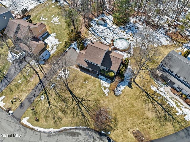 15 Durham Way, Clifton Park, NY 12065
