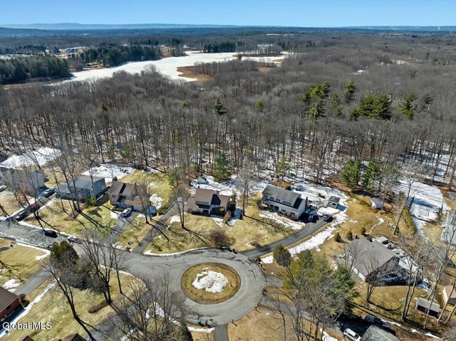 15 Durham Way, Clifton Park, NY 12065