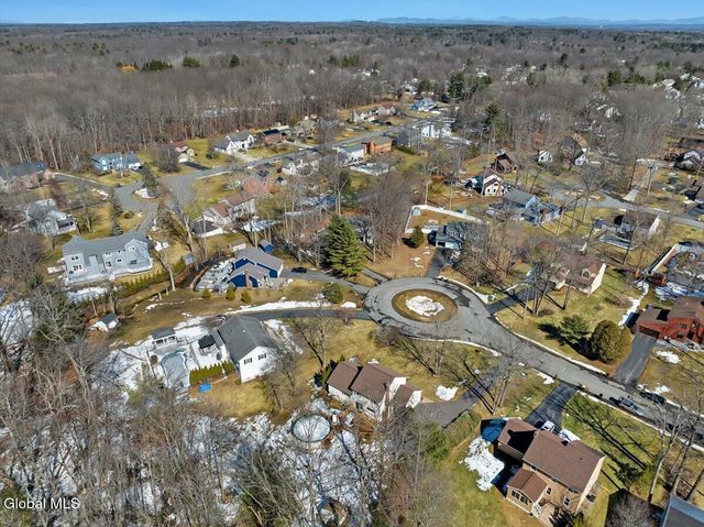 15 Durham Way, Clifton Park, NY 12065