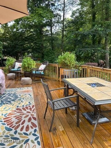 15 Durham Way, Clifton Park, NY 12065