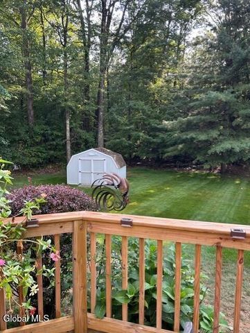 15 Durham Way, Clifton Park, NY 12065