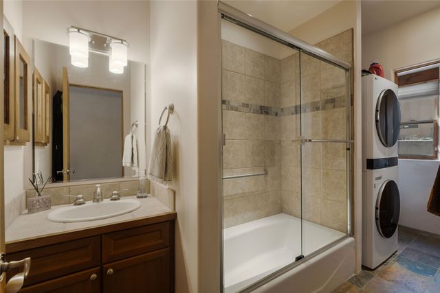 655 Bishops Lodge Road B, Santa Fe, NM 87501