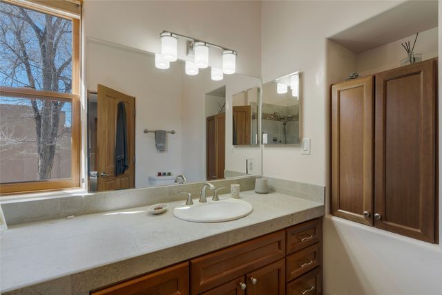 655 Bishops Lodge Road B, Santa Fe, NM 87501