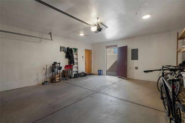 655 Bishops Lodge Road B, Santa Fe, NM 87501