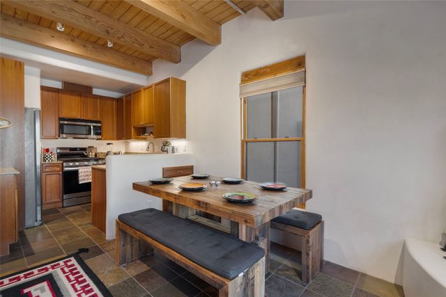 655 Bishops Lodge Road B, Santa Fe, NM 87501