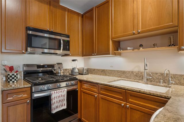 655 Bishops Lodge Road B, Santa Fe, NM 87501