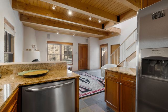655 Bishops Lodge Road B, Santa Fe, NM 87501