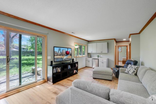 16541 29th Avenue N, Plymouth, MN 55447