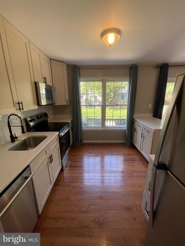 10075 MAPLE LEAF DR, Montgomery Village, MD 20886