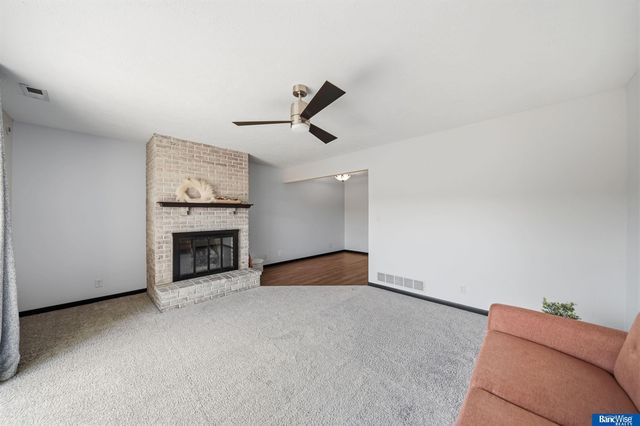 3552 Neerpark Drive, Lincoln, NE 68506
