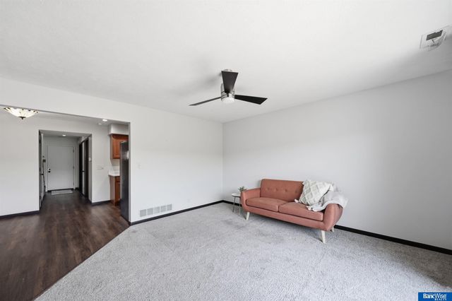 3552 Neerpark Drive, Lincoln, NE 68506