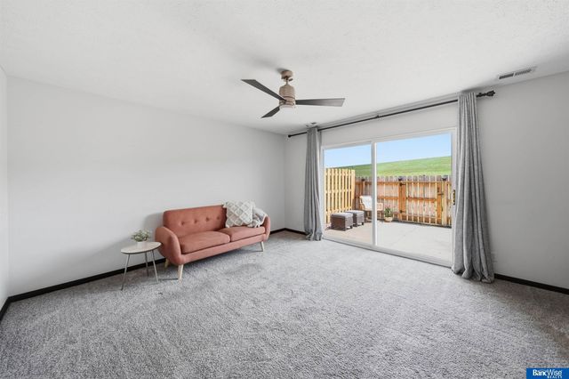 3552 Neerpark Drive, Lincoln, NE 68506