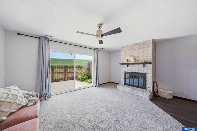 3552 Neerpark Drive, Lincoln, NE 68506